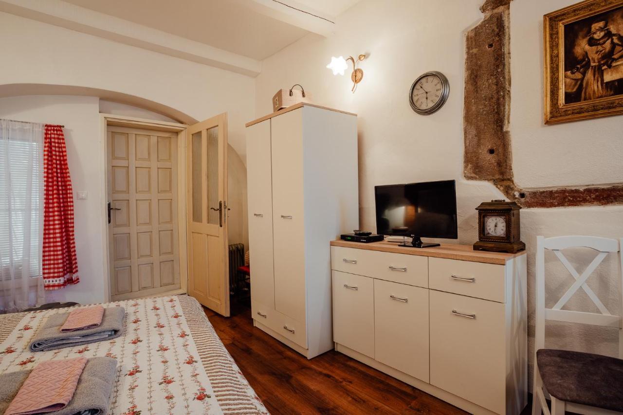 Strieborny Dvor Appartement Banská Štiavnica Buitenkant foto